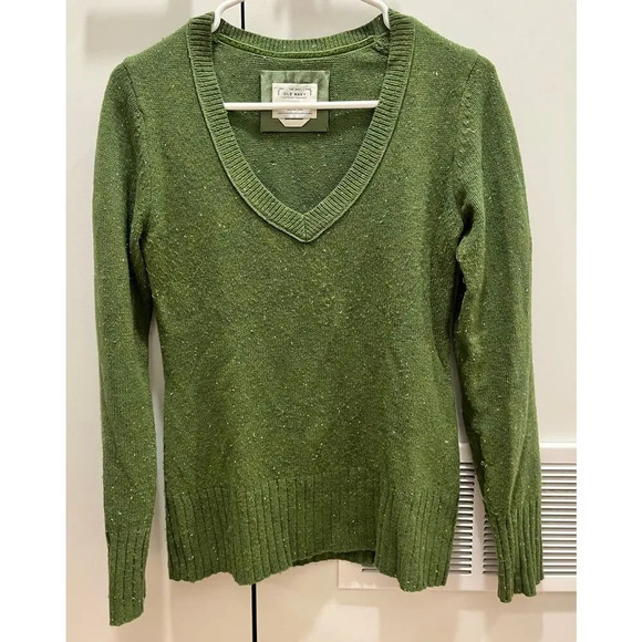 Old Navy Tops - Vintage green old navy wool blend long sleeve womens v neck, small